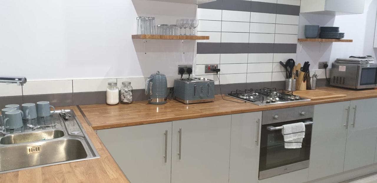 Homestay In Birmingham Sleeps 8 - Free Parking & Wifi المظهر الخارجي الصورة