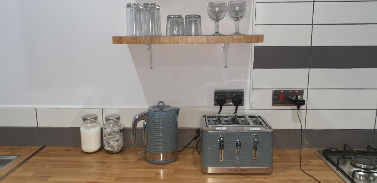 Homestay In Birmingham Sleeps 8 - Free Parking & Wifi المظهر الخارجي الصورة