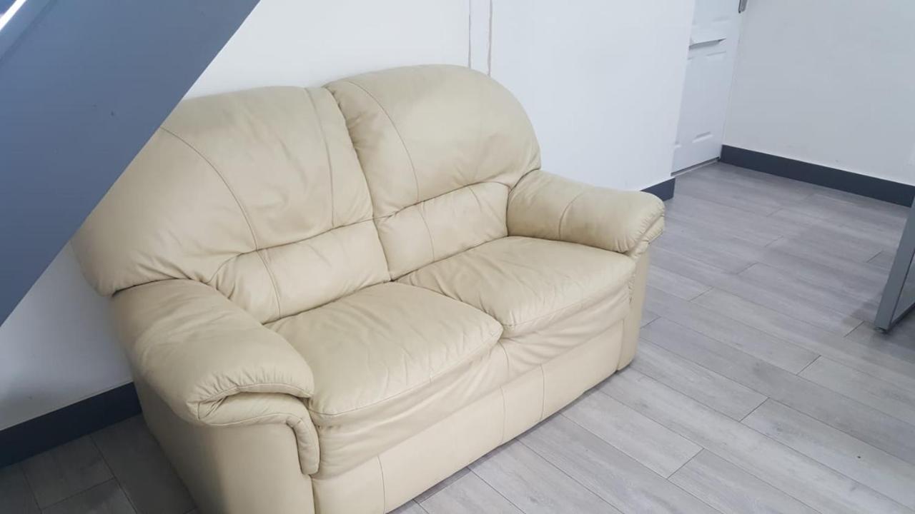 Homestay In Birmingham Sleeps 8 - Free Parking & Wifi المظهر الخارجي الصورة